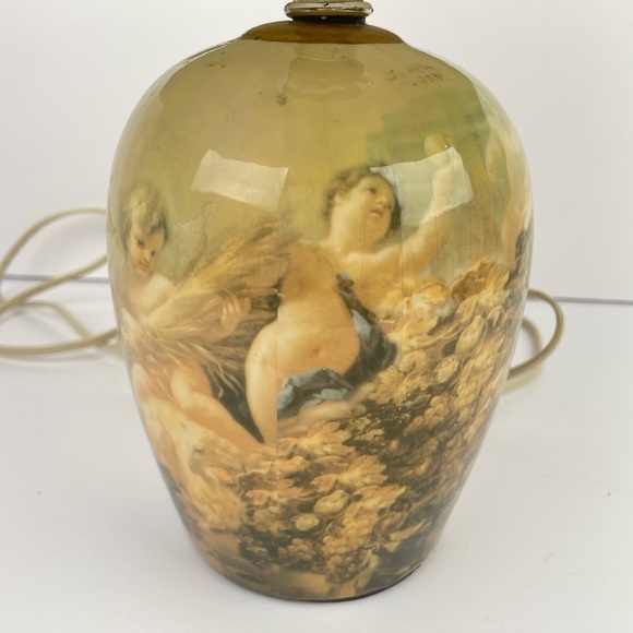 Renaissance Angel Design Vintage Lamp - Picture 3 of 6